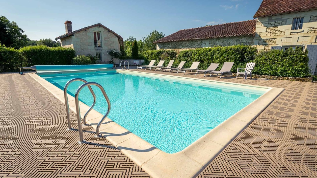 Photo of Outdoor in Saires