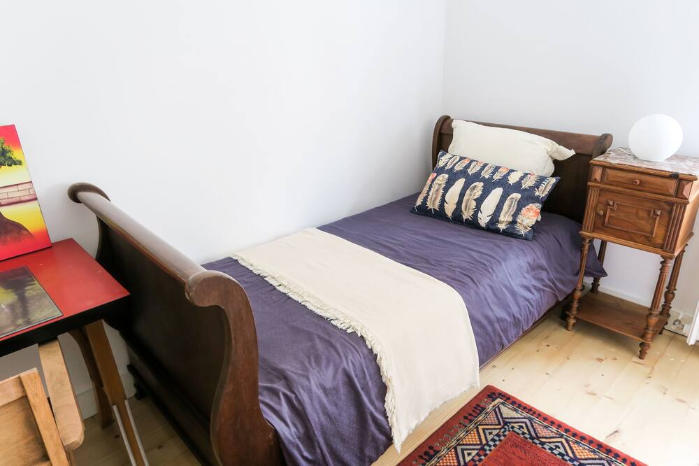 Photo of Bedroom in Carbon-Blanc