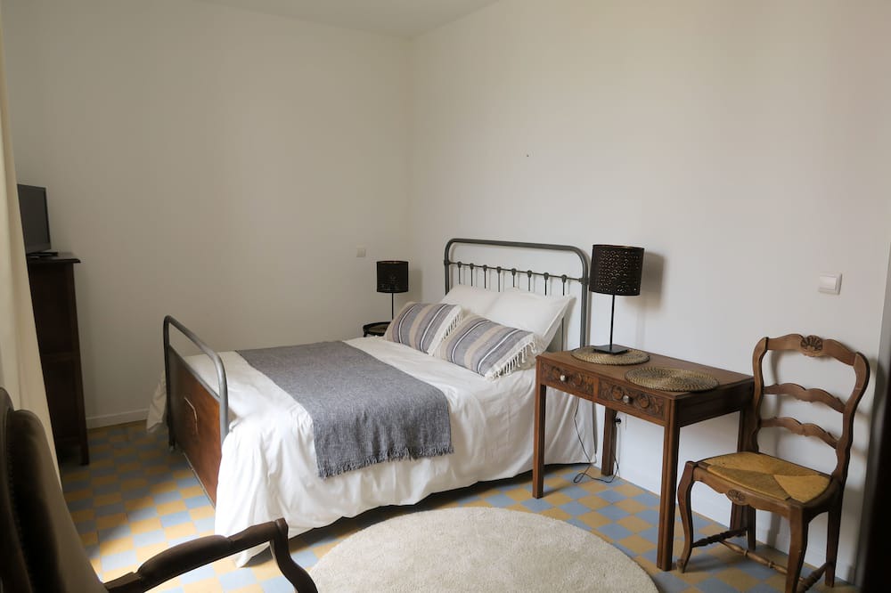 Photo of Bedroom in Carbon-Blanc
