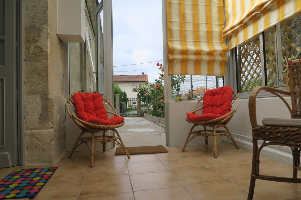 Photo of Patio Balcony in Carbon-Blanc