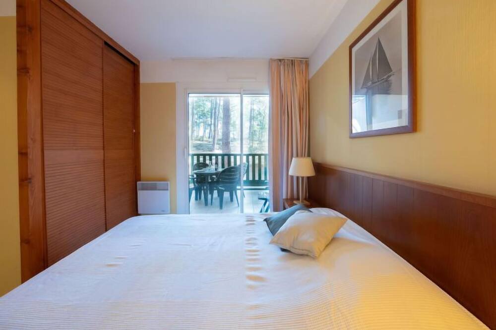 Photo of Bedroom in Maubuisson