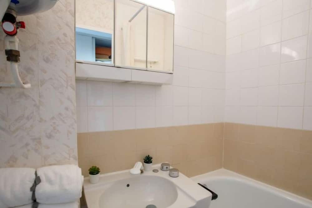 Photo of Bathroom in La Faviere