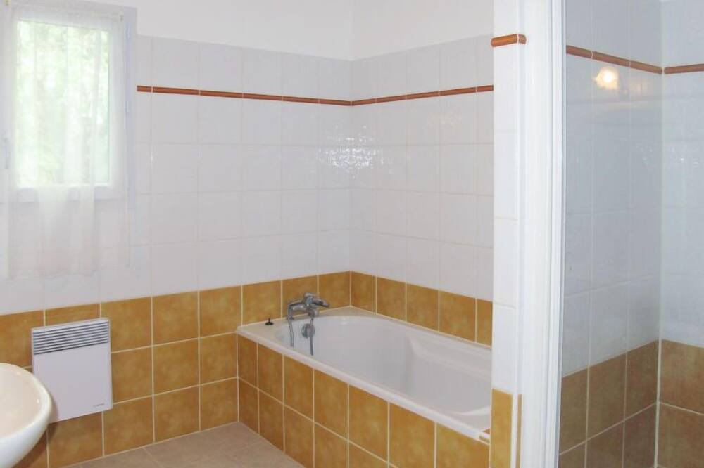 Photo of Bathroom in Saint-Pierre-d'Oleron