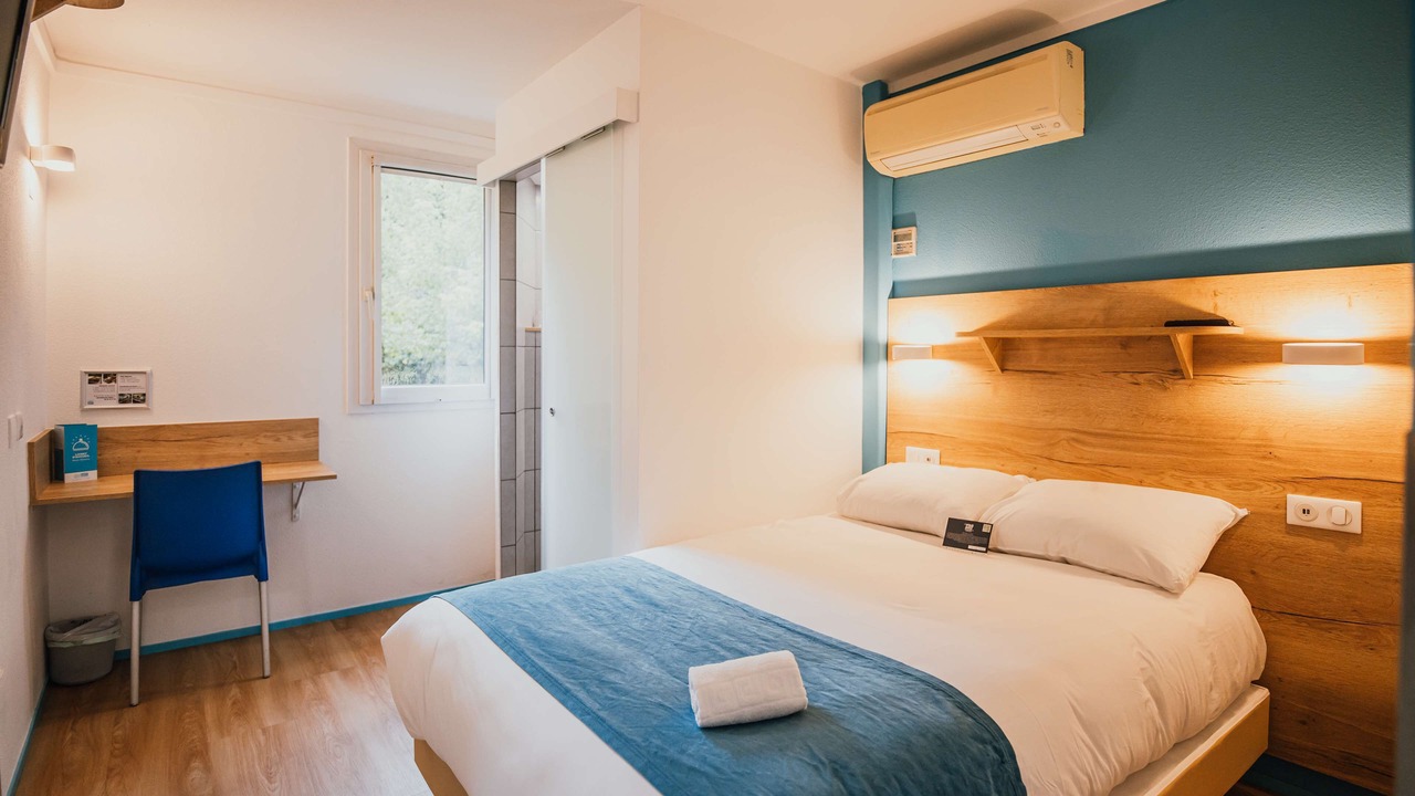 Photo of Bedroom in Lormont