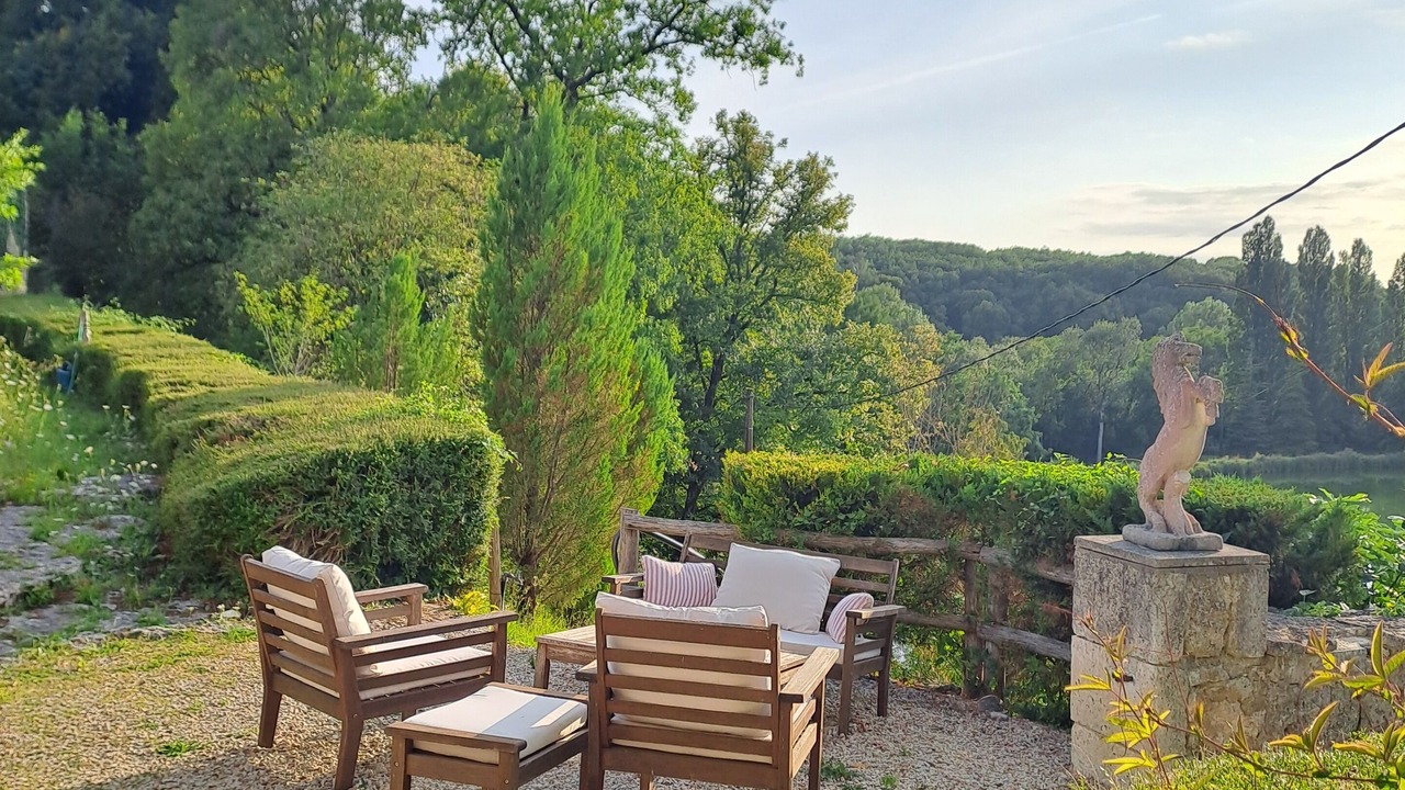 Photo of Outdoor in Dirac