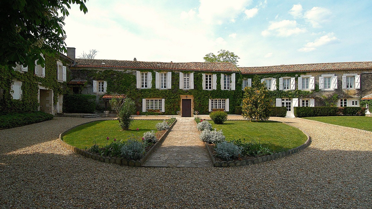 Photo of Outdoor in Dirac