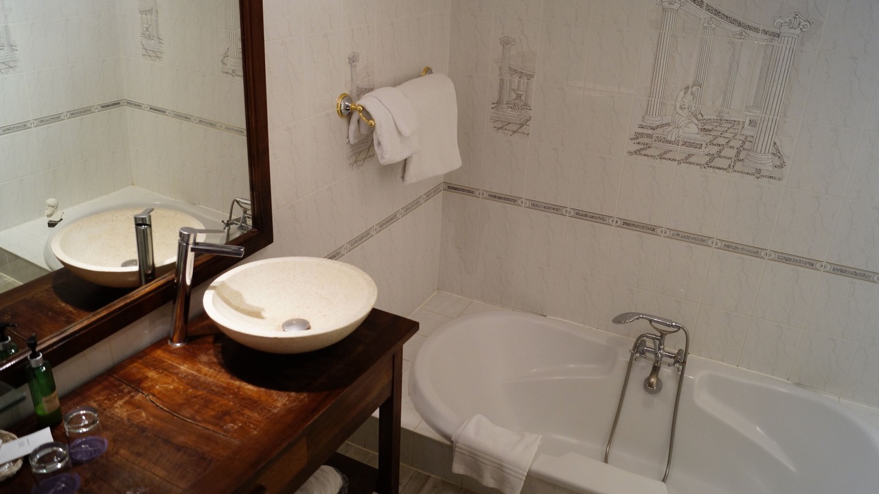 Photo of Bathroom in Dirac
