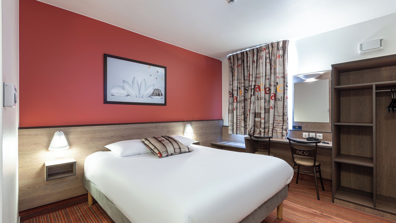 Photo of Bedroom in Saint-Pantaleon-de-Larche