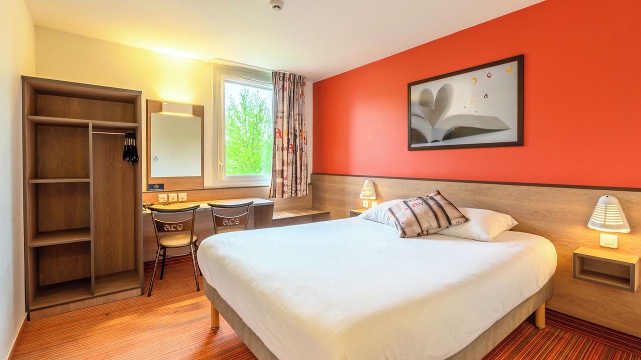 Photo of Bedroom in Saint-Pantaleon-de-Larche