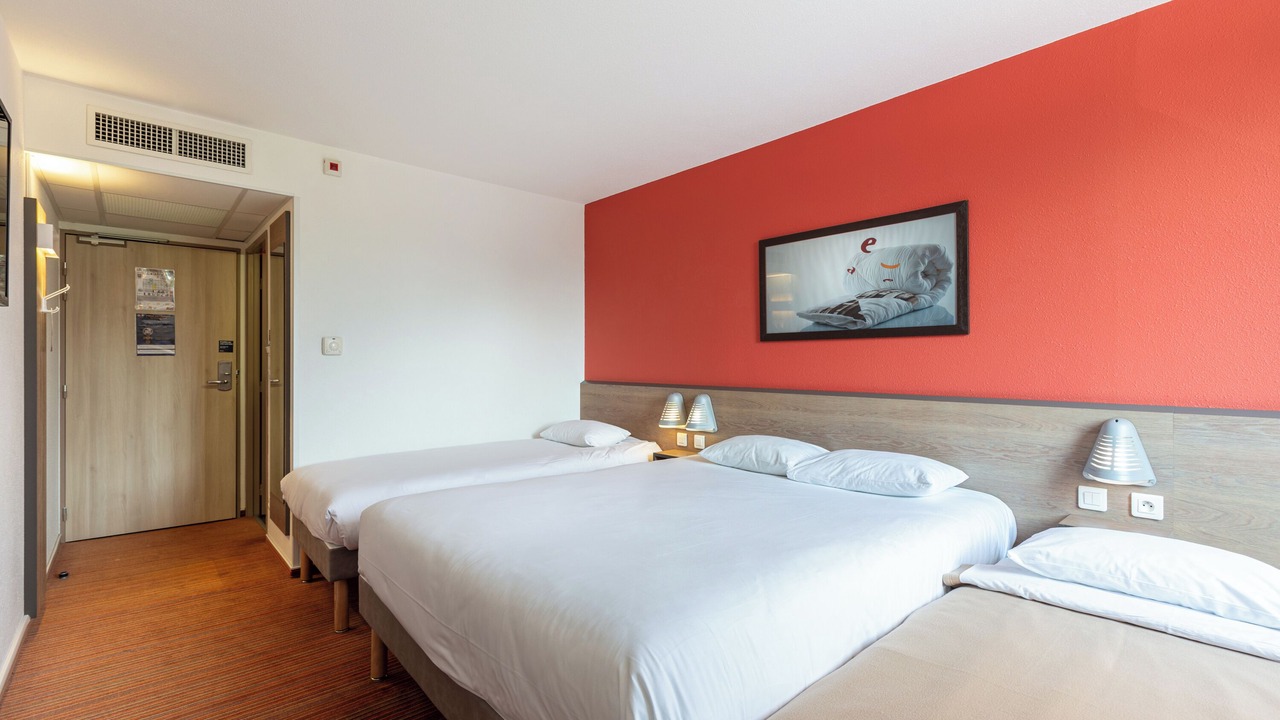 Photo of Bedroom in Saint-Pantaleon-de-Larche