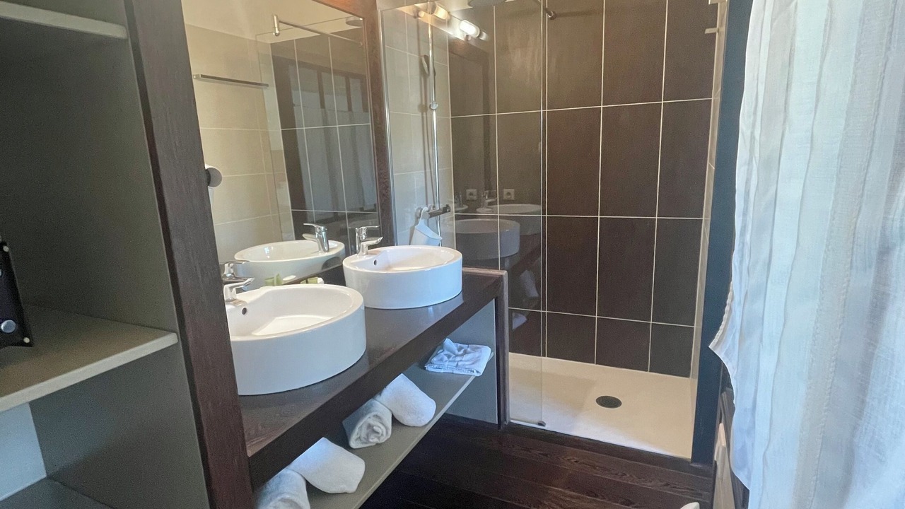 Photo of Bathroom in Le Bois-Plage-en-Re