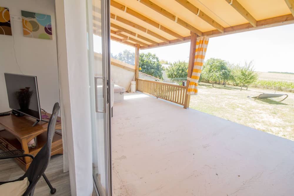Photo of Patio Balcony in Saint-Dizant-du-Bois