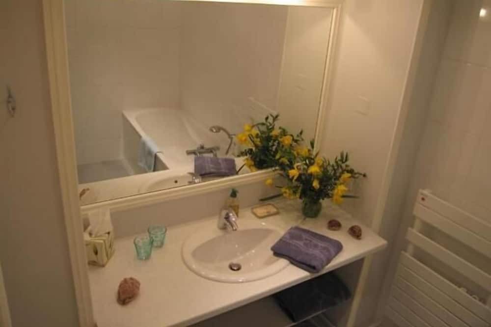 Photo of Bathroom in Thure