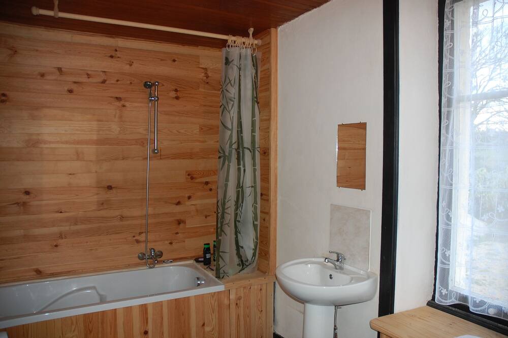 Photo of Bathroom in Saint-Mathieu