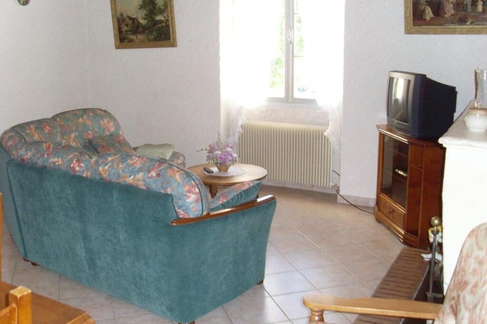 Photo of Livingroom in Saint-Romain-la-Virvee