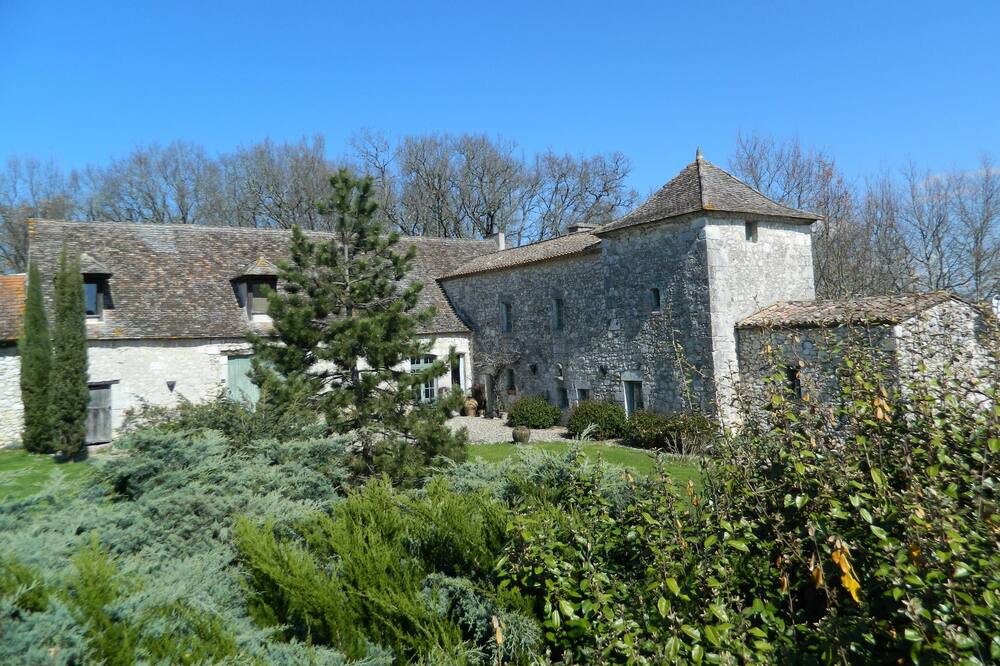 Photo of Outdoor in Saint-Cernin-de-Labarde