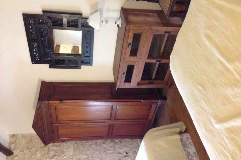 Photo of Bedroom in Saint-Pierre-de-Cole