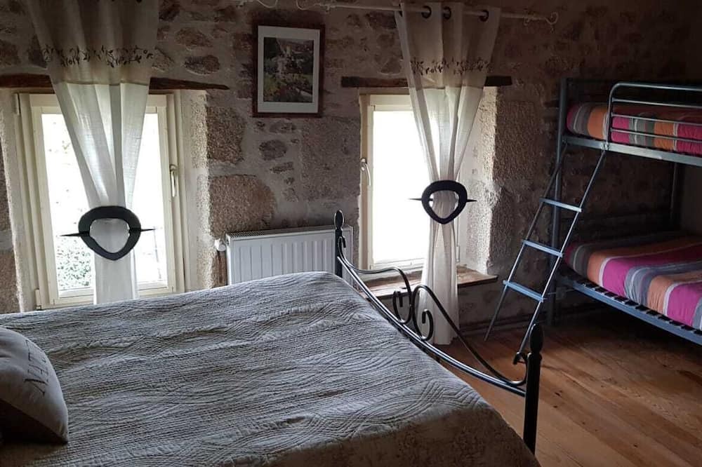 Photo of Bedroom in Naillat