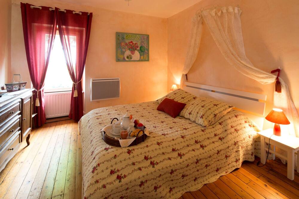 Photo of Bedroom in Naillat
