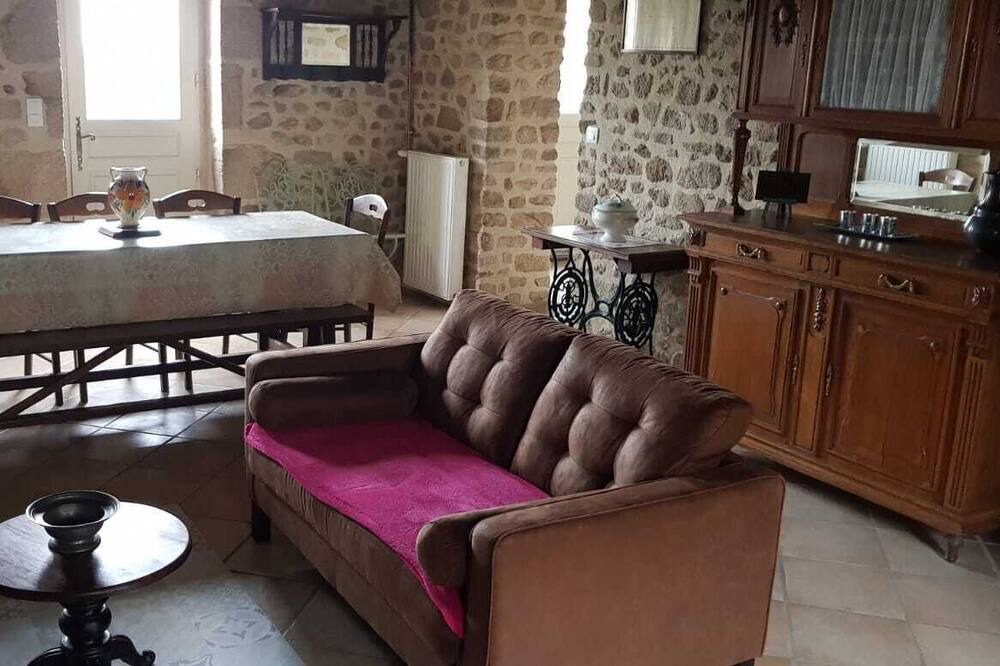 Photo of Livingroom in Naillat