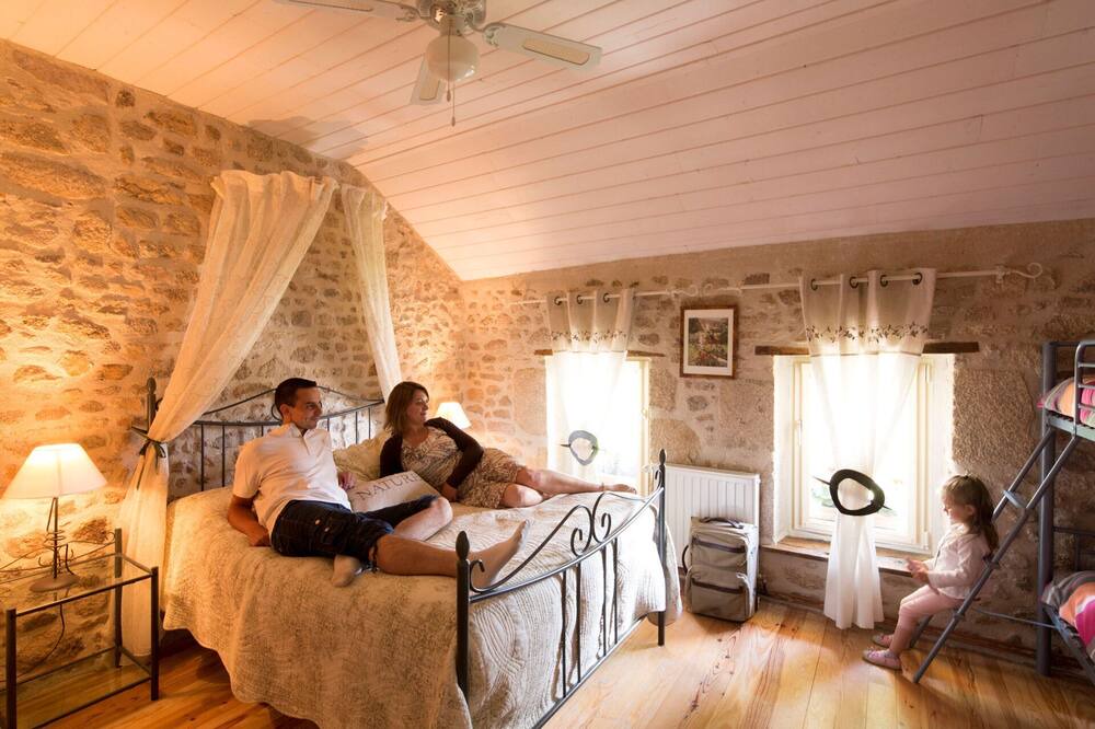 Photo of Bedroom in Naillat