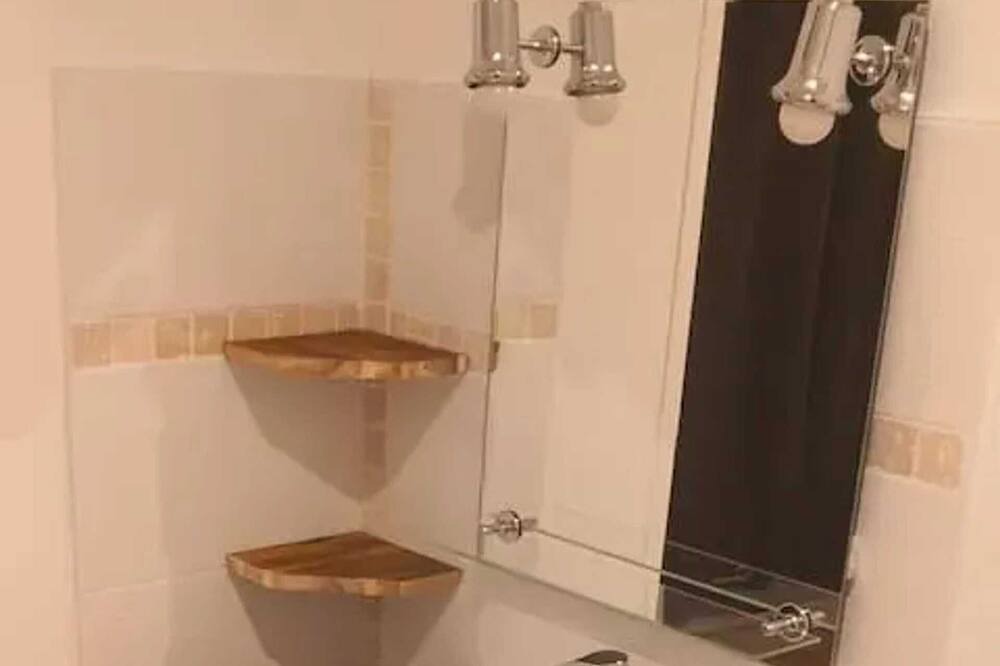 Photo of Bathroom in Jaunay-Marigny
