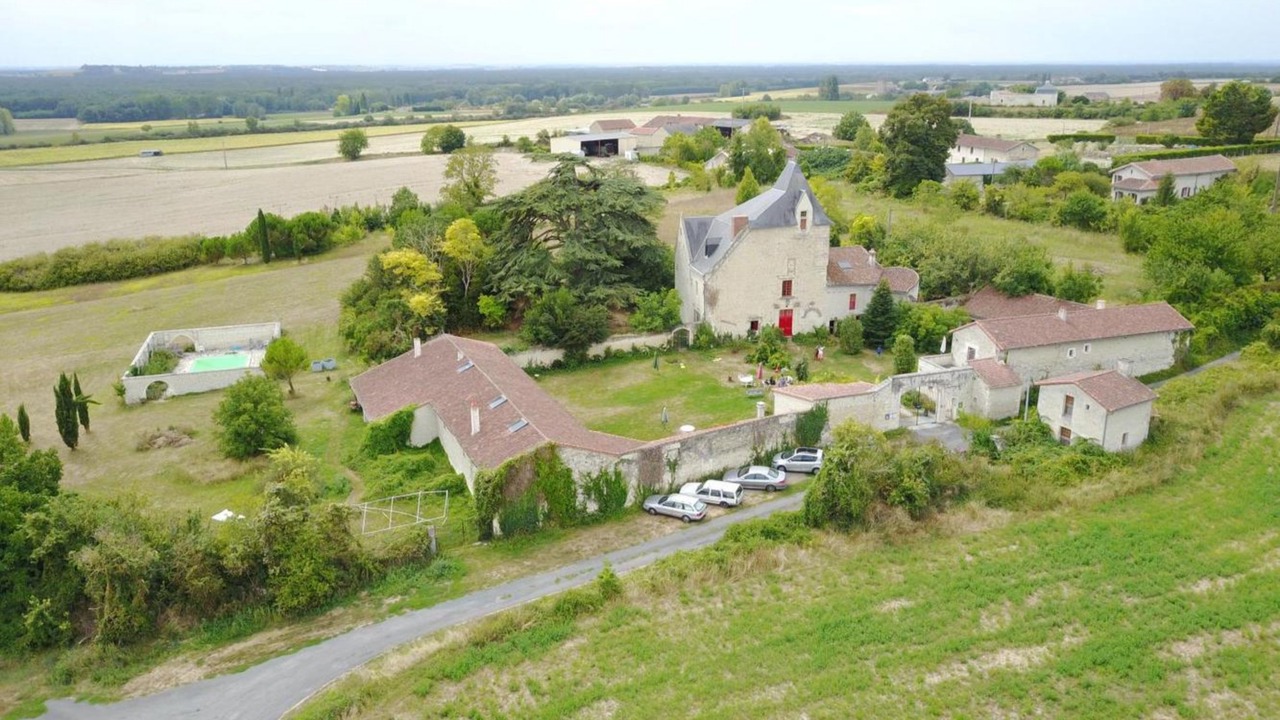 Photo of Outdoor in Saires