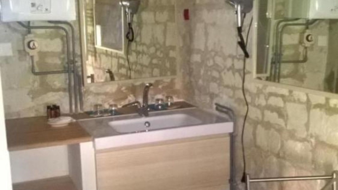 Photo of Bathroom in Saires