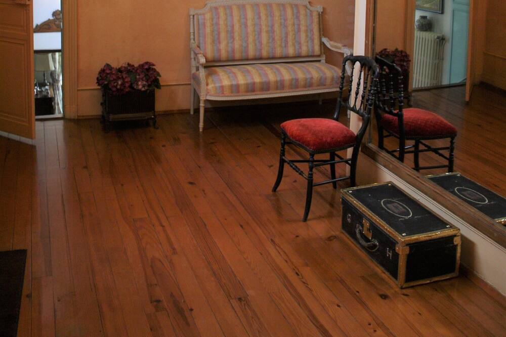 Photo of Livingroom in Cenac-et-Saint-Julien