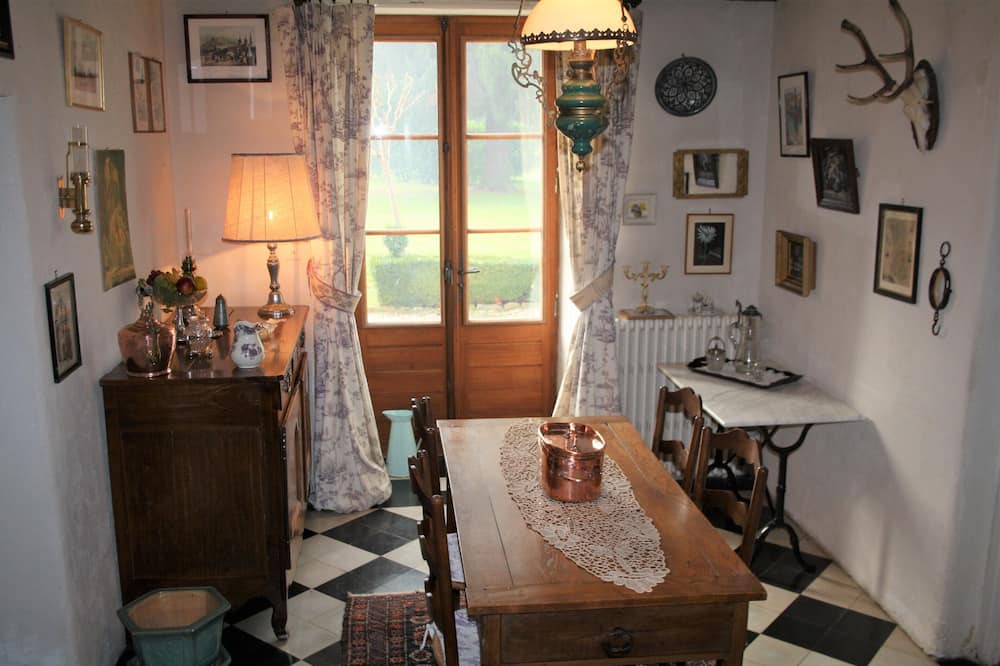 Photo of Livingroom in Cenac-et-Saint-Julien
