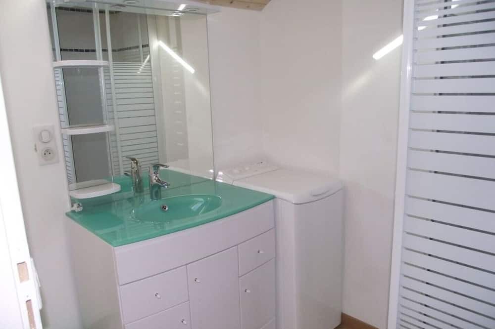 Photo of Bathroom in Saint-Vincent-de-Cosse
