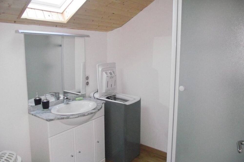 Photo of Bathroom in Saint-Vincent-de-Cosse
