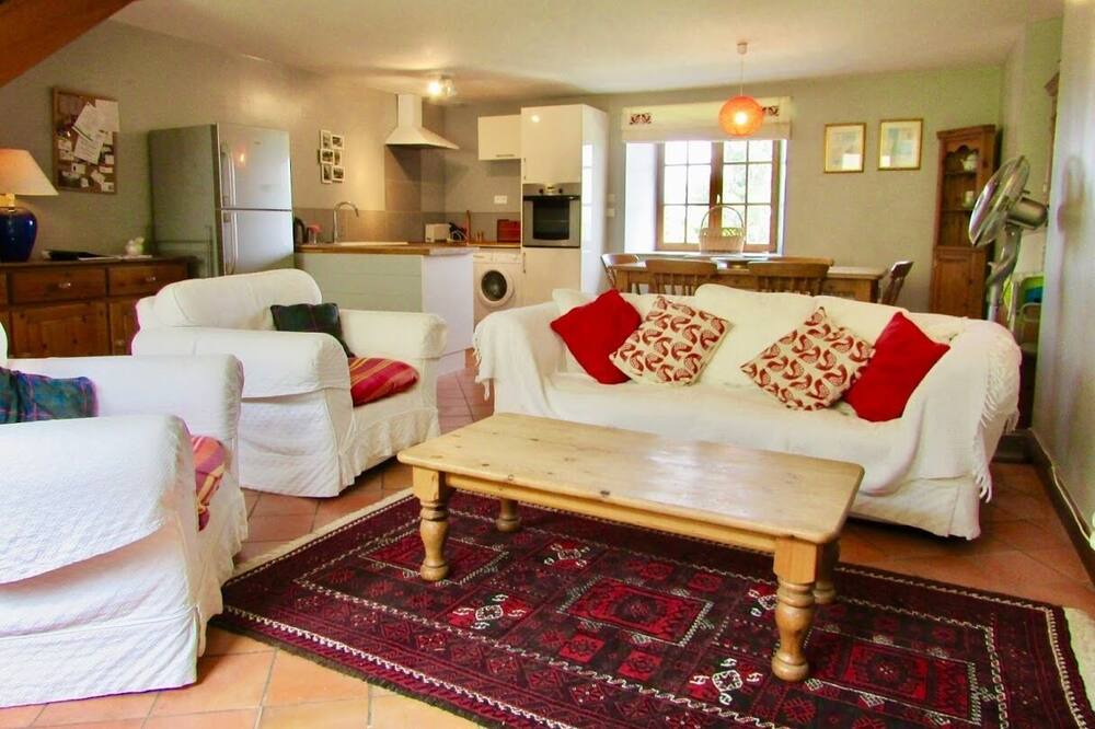 Photo of Livingroom in Charras