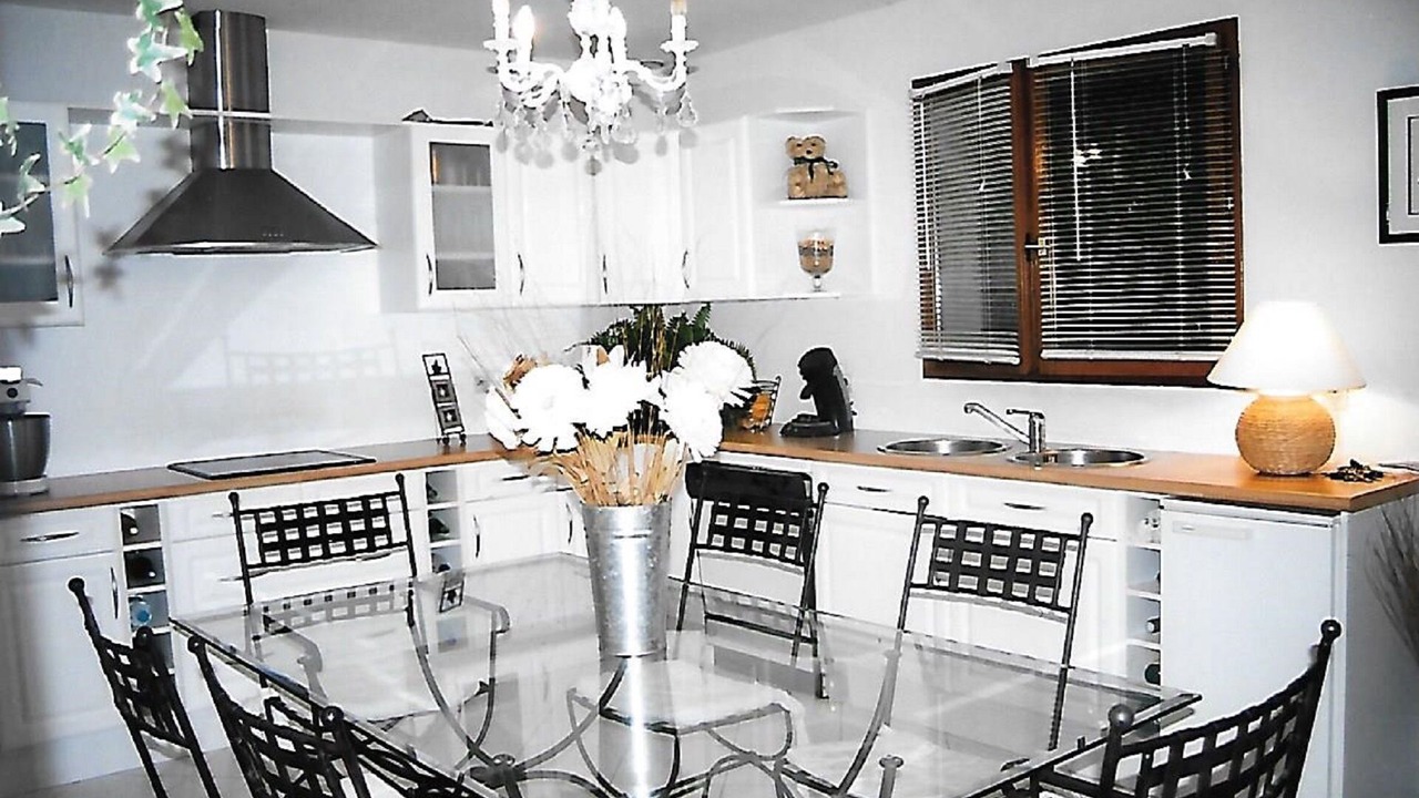 Photo of Kitchen in Loupes