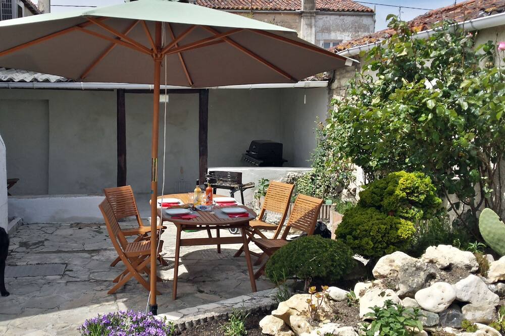 Photo of Patio Balcony in Saint Froult