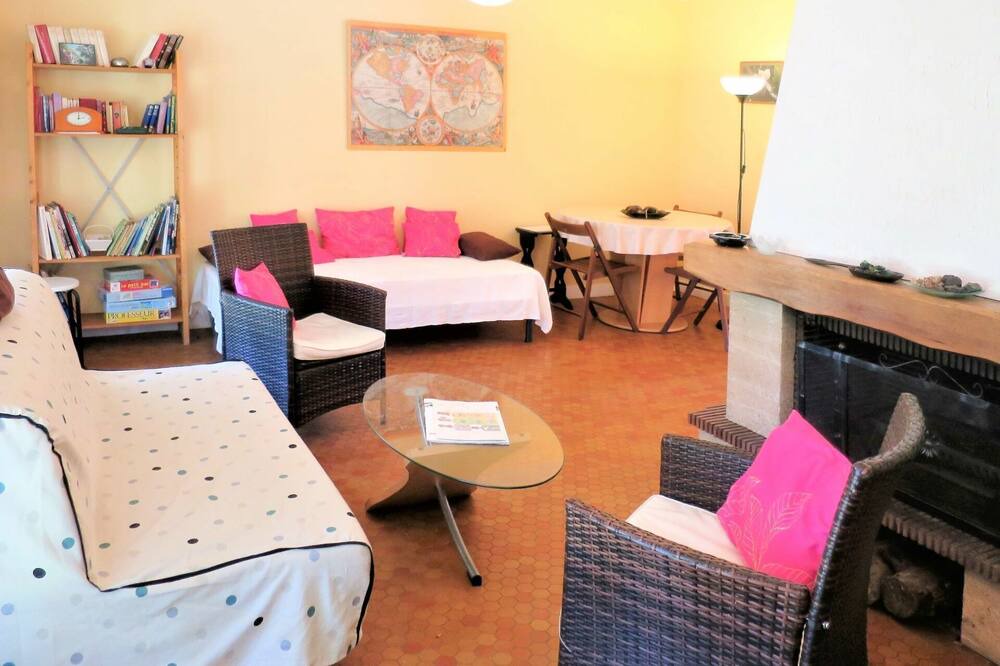Photo of Bedroom in Saint-Laurent-de-Medoc