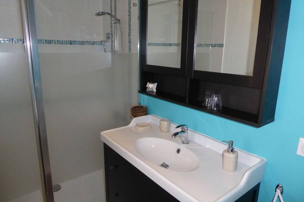 Photo of Bathroom in Lamonzie-Saint-Martin