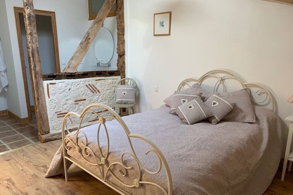 Photo of Bedroom in Armillac