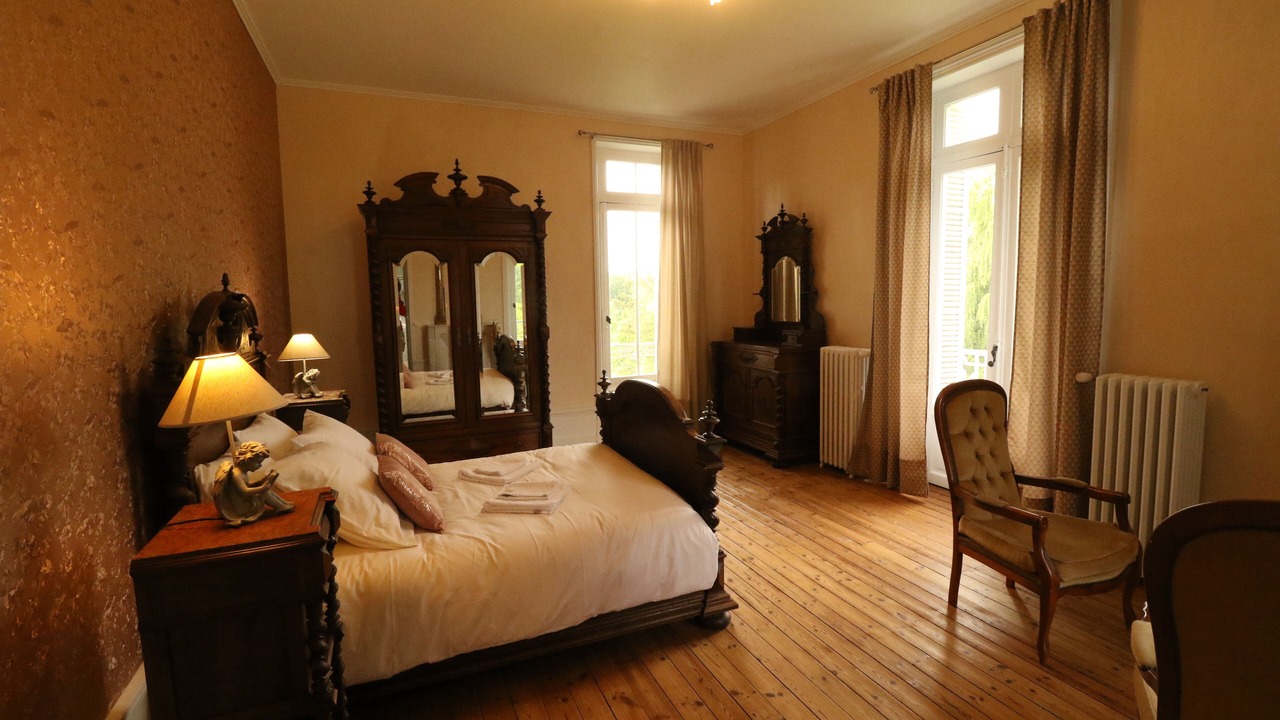 Photo of Bedroom in Montmoreau-Saint-Cybard