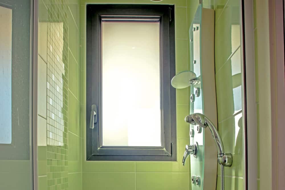 Photo of Bathroom in Latresne