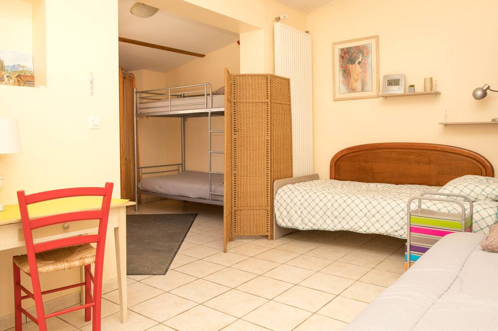 Photo of Bedroom in Montamise