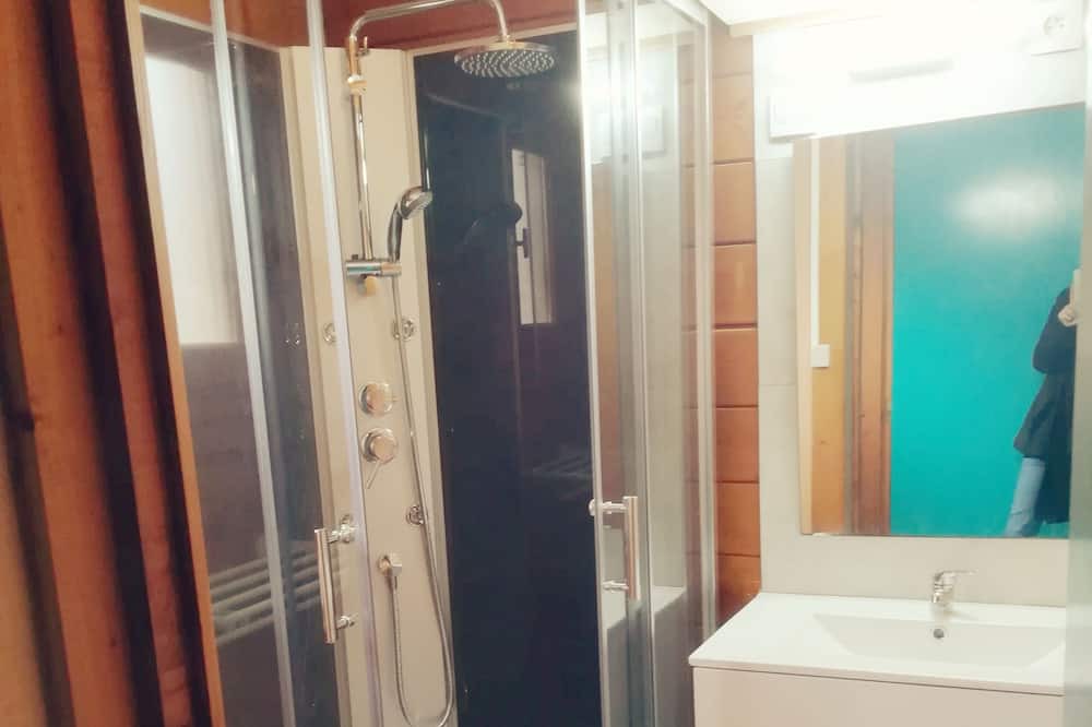 Photo of Bathroom in Vouneuil-sur-Vienne