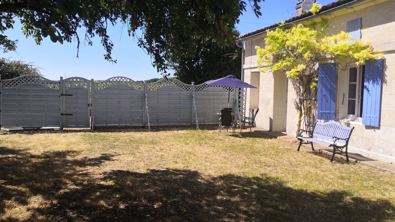 Photo of Outdoor in Saint-Palais-de-Phiolin