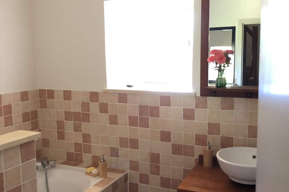 Photo of Bathroom in Frontenac