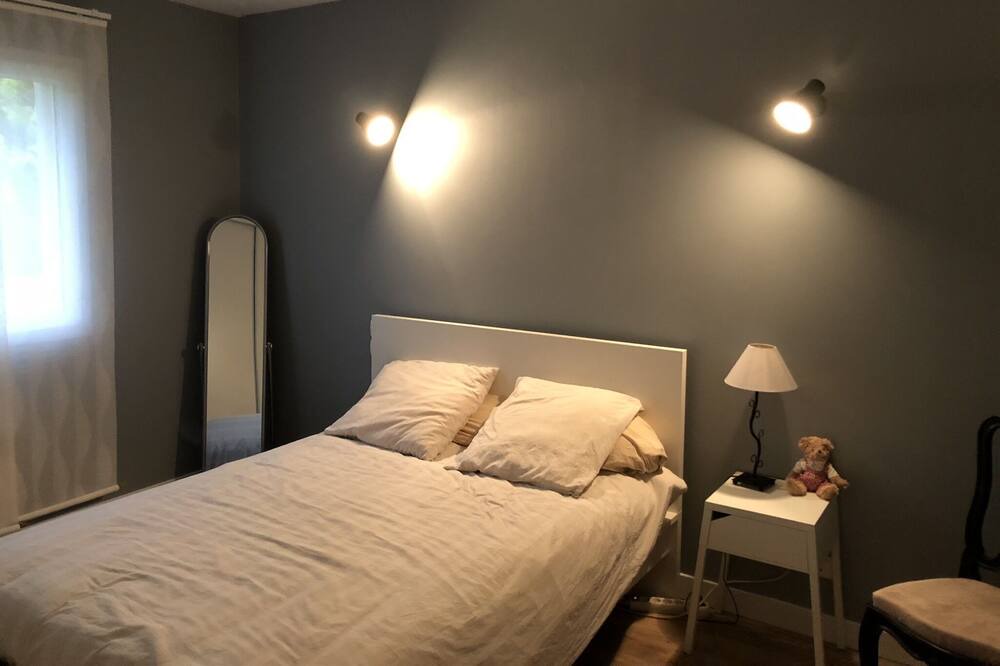 Photo of Bedroom in Laroque-Timbaut