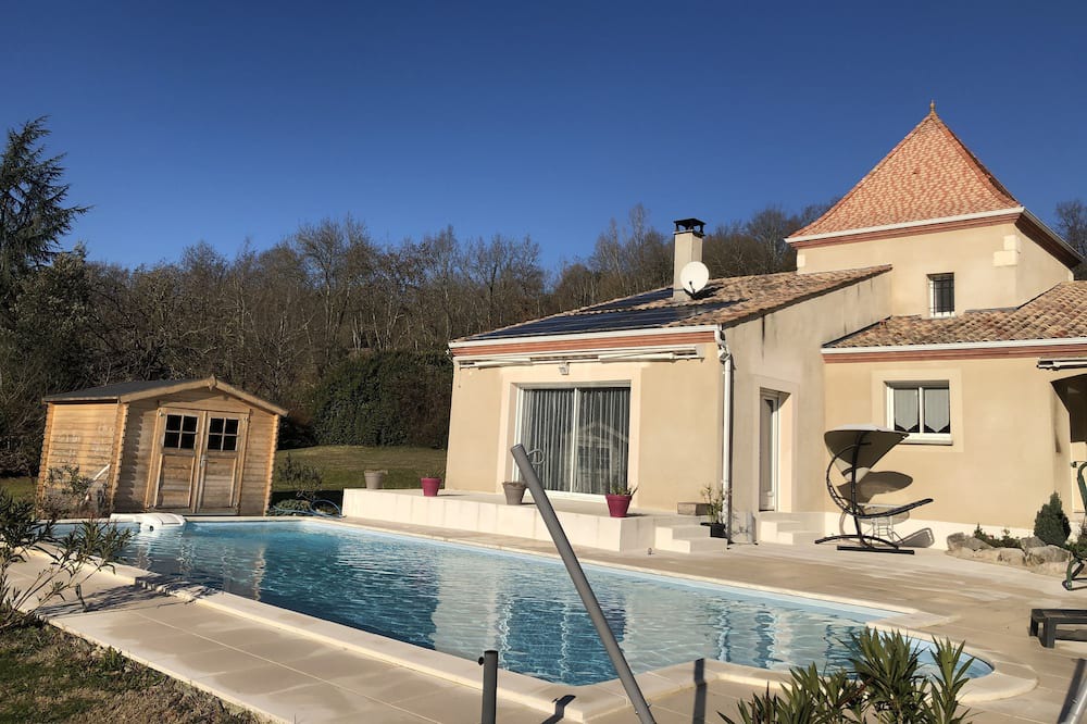 Photo of Outdoor in Laroque-Timbaut