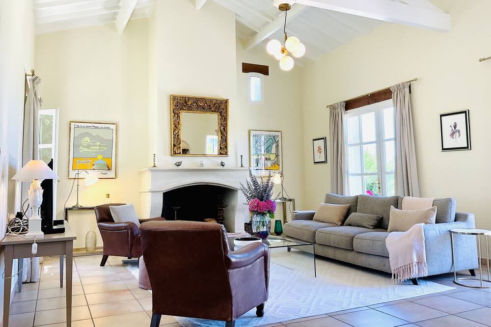 Photo of Livingroom in Baleyssagues
