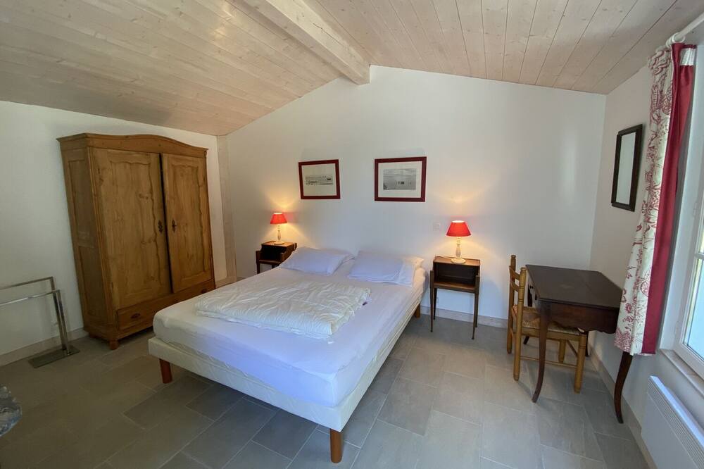 Photo of Bedroom in Saint-Clement-des-Baleines