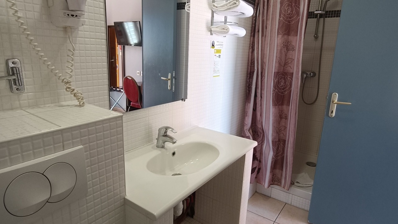 Photo of Bathroom in Chateauneuf-les-Martigues