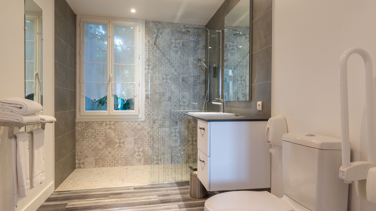 Photo of Bathroom in Saint-Palais-sur-Mer